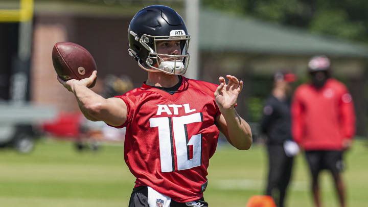 The Atlanta Falcons released quarterback John Paddock and receiver Daylen Baldwin on Thursday.