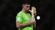Emiliano Martinez fête de nouveau le sacre en Coup du Monde