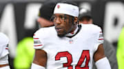 Dec 31, 2023; Philadelphia, Pennsylvania, USA; Arizona Cardinals safety Jalen Thompson (34) against the Philadelphia Eagles at Lincoln Financial Field. Mandatory Credit: Eric Hartline-Imagn Images