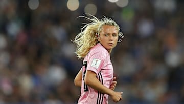 Claire Emslie runs during Scotland v Argentina 2019 FIFA World Cup match