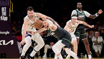 Los Lakers están teniendo una dura serie de primera ronda de playoffs contra los Timberwolves 