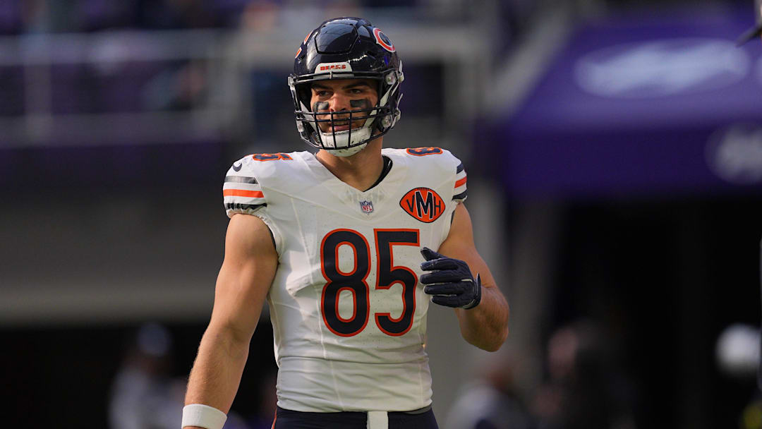 Nov 16, 2025; Minneapolis, Minnesota, USA; Chicago Bears tight end Cole Kmet (85) warms up before a game against the Minnesota Vikings at U.S. Bank Stadium. Mandatory Credit: Brad Rempel-Imagn Images