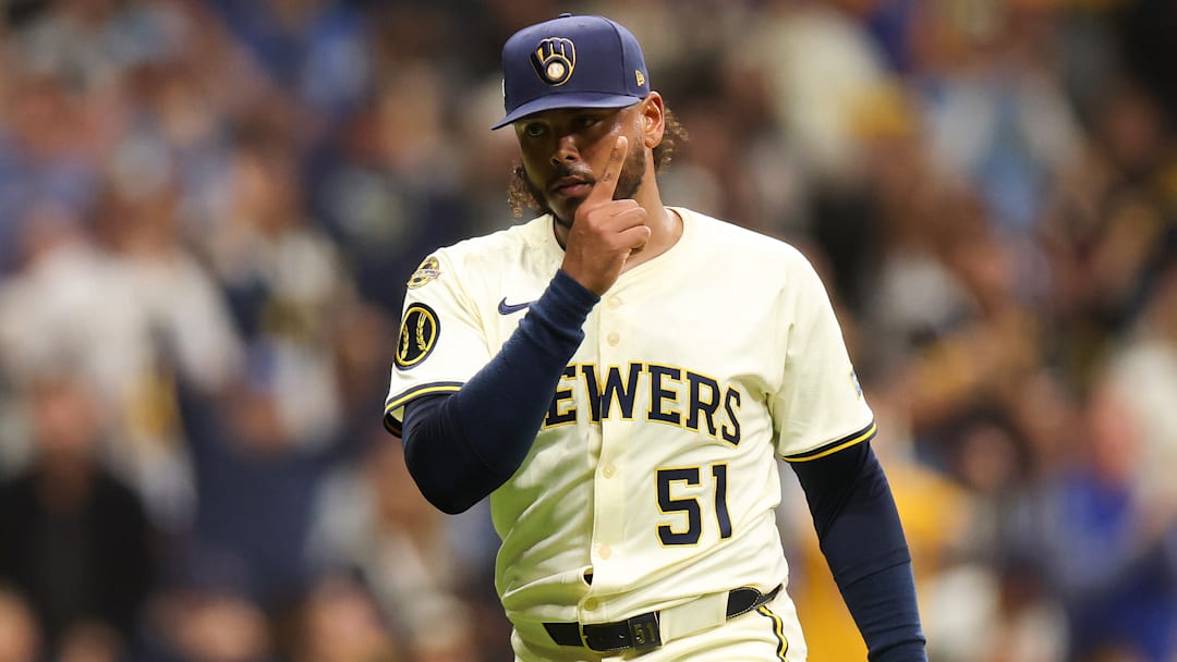 National League Championship Series - Los Angeles Dodgers v Milwaukee Brewers - Game Two National League Championship Series - Los Angeles Dodgers v Milwaukee Brewers - Game Two