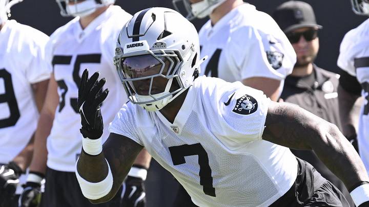 Las Vegas Raiders linebacker Quay Walker