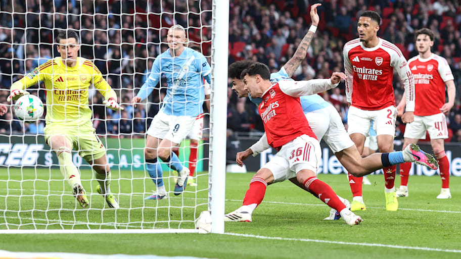 Nico O’Reilly nods home for Manchester City from close range.