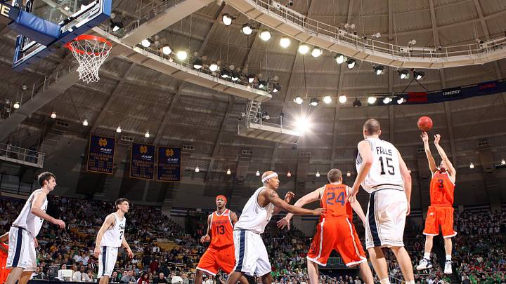 Gerry McNamara is  Syracuse basketball's new head coach. His championship teammate from 2003, Carmelo Anthony, is all for it.