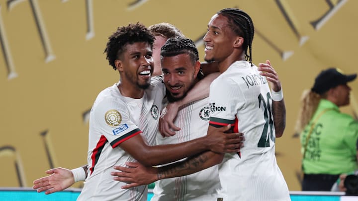 เชลซี ถูกบังคับปรับเปลี่ยนทีมชุดแรกในเกมพบ ฟลูมิเนนเซ่ หลังนักเตะหลักโดนแบน