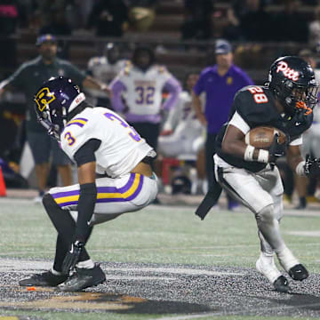 Pittsburg senior RB and SS Jamar Searcy, a Washington State commit, rushed 17 times for 164 yards and four touchdowns in Friday's 56-42 win over Riordan.