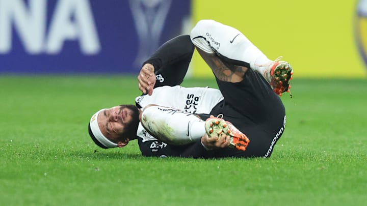 Memphis trata uma torção no tornozelo direito e ainda é dúvida no Corinthians Memphis trata uma torção no tornozelo direito e ainda é dúvida no Corinthians