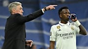 Carlo Ancelotti e Vinícius Jr trabalham juntos no Real Madrid
