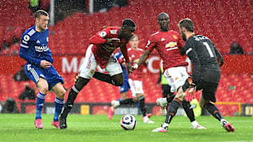 Clubes se enfrentam em duelo válido pela oitava rodada da Premier League