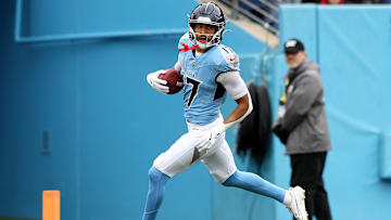 Los Angeles Chargers v Tennessee Titans