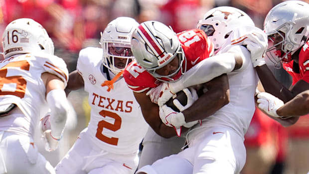 Texas linebacker Anthony Hill Jr.