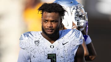 Nov 18, 2023; Tempe, Arizona, USA; Oregon Ducks defensive end Jordan Burch (1) against the Arizona State Sun Devils at Mountain America Stadium.