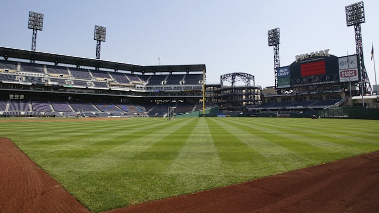 Dodgers v Pirates