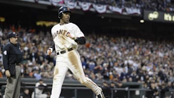 Kenny Lofton scores