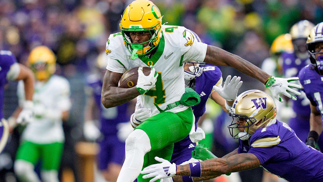 Oregon wide receiver Malik Benson breaks away for a touchdown as the Oregon Ducks take on the Washington Huskies.