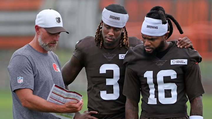 Cleveland Browns wide receivers coach Chad O’Shea works with wide receivers Jerry Jeudy and Diontae Johnson during NFL camp Cleveland Browns wide receivers coach Chad O’Shea works with wide receivers Jerry Jeudy and Diontae Johnson during NFL camp