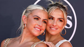 Haley and Hanna Cavinder