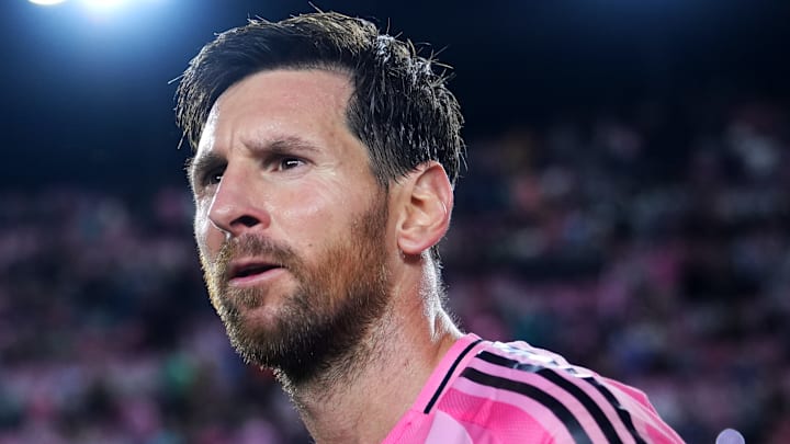 Lionel Messi est revenu au Camp Nou. Lionel Messi est revenu au Camp Nou.