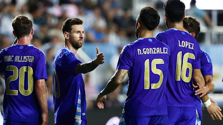 Camisa 10, mais uma vez, faz história