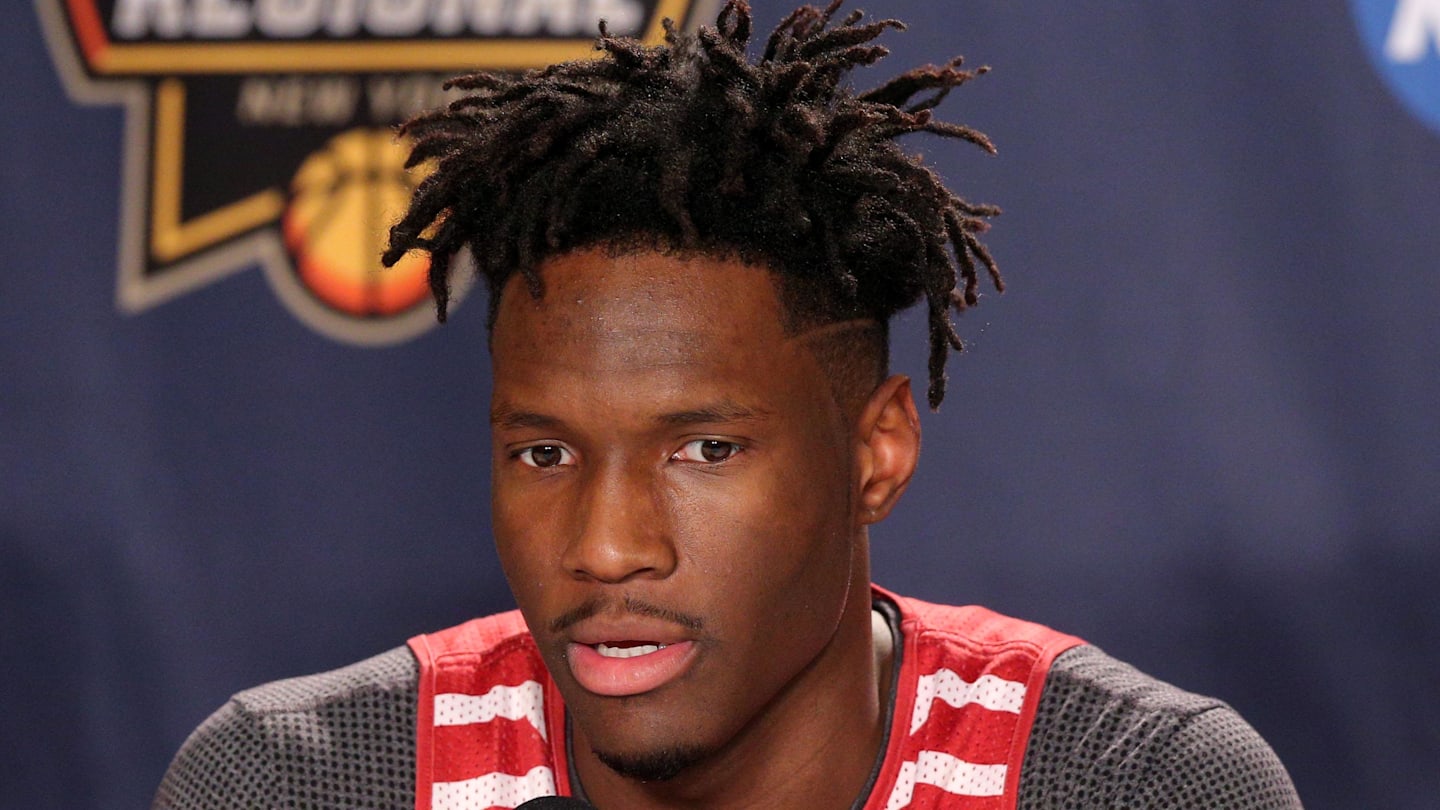 Ex-EuroLeague MVP Nigel Hayes-Davis Officially Joins Phoenix Suns