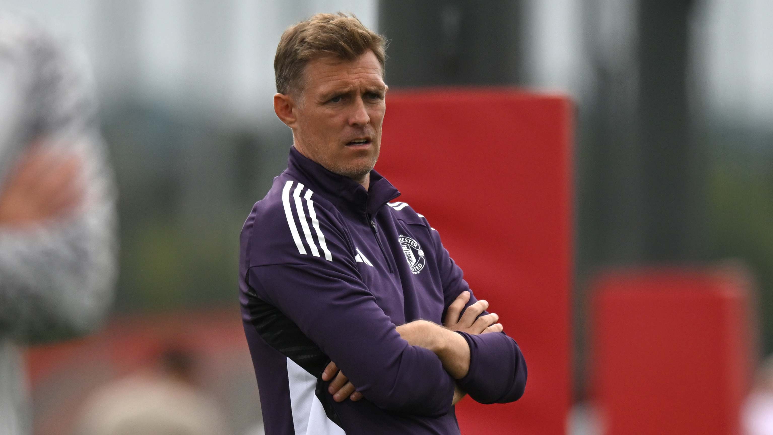 แดร์เรน เฟล็ตเชอร์ไขว้แขน