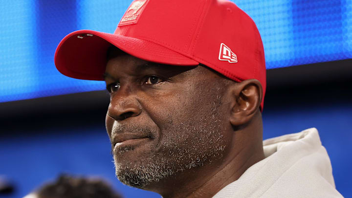 A former Tampa Bay Buccaneers player is bashing the team after signing somewhere else in free agency.