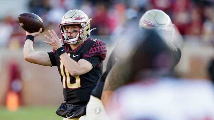 Florida State Seminoles quarterback McKenzie Milton (10) passes to a teammate. The Florida State Seminoles lost to the North Carolina State Wolfpack 14-28 Saturday, Nov. 6, 2021.

Fsu V Nc State808