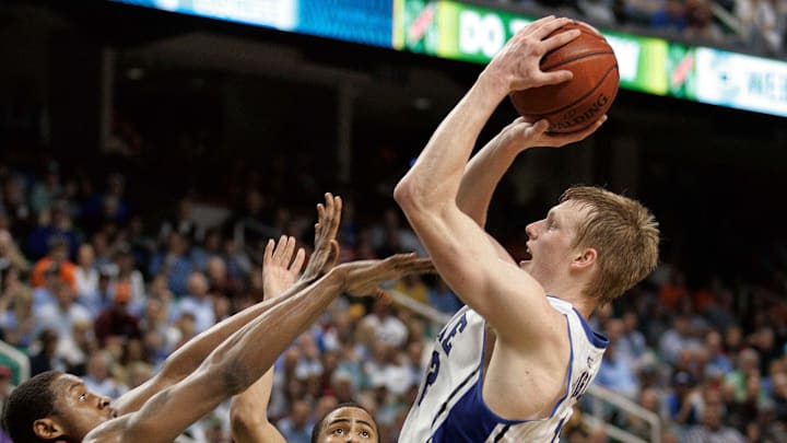 Kyle singler jersey top