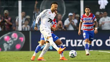 Recuperado de lesão na coxa, Neymar não jogava desde 14 de setembro