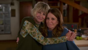 THE FOUR SEASONS. (L to R) Kerri Kenney as Anne and Tina Fey as Kate in Episode 107 of The Four Seasons
