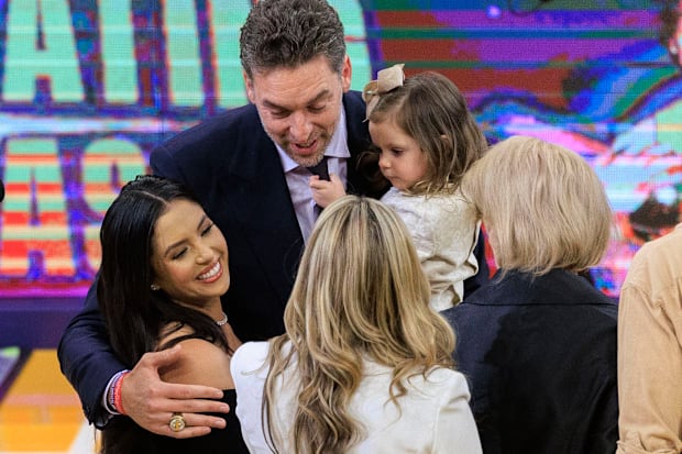 Pau Gasol, Vanessa Bryant