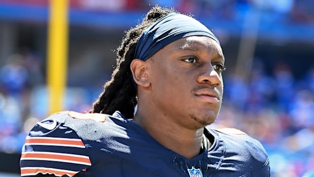 Chicago Bears linebacker Tremaine Edmunds (49) enters the field