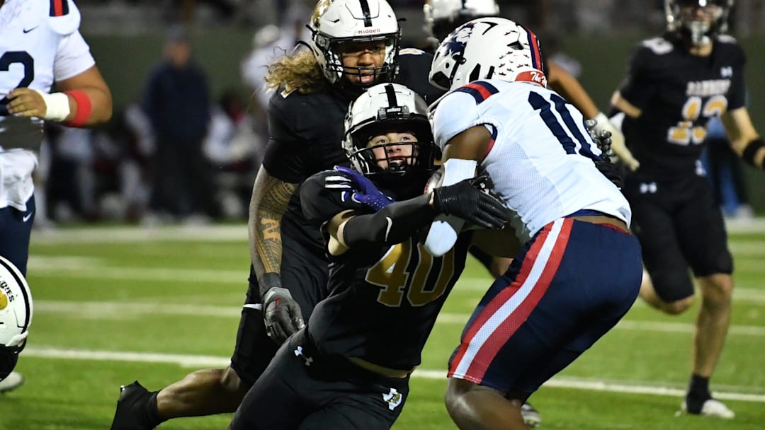 The Wisconsin Badgers are making a push for 4-star Richland running back Jayshon Gibson (10), coming off of a dominant season.