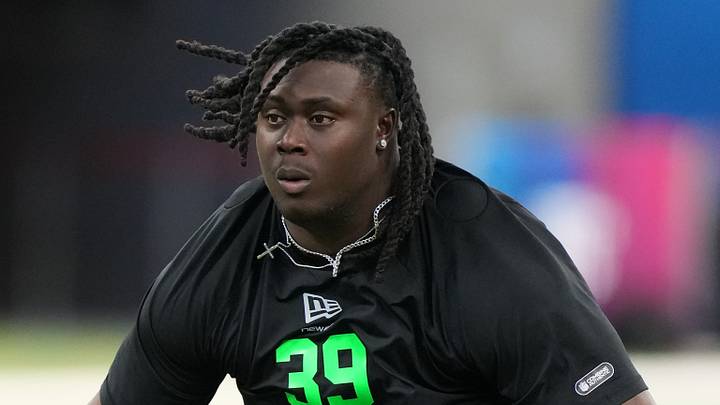 Mississippi offensive lineman Diego Pounds
