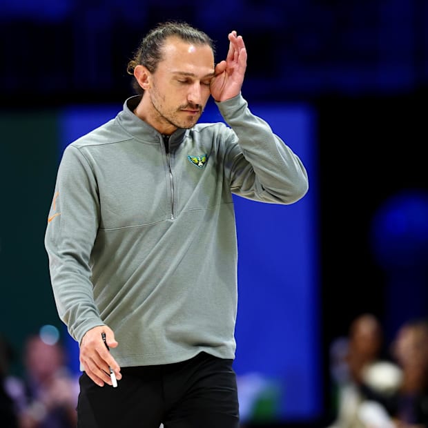 Dallas Wings head coach Chris Koclanes 