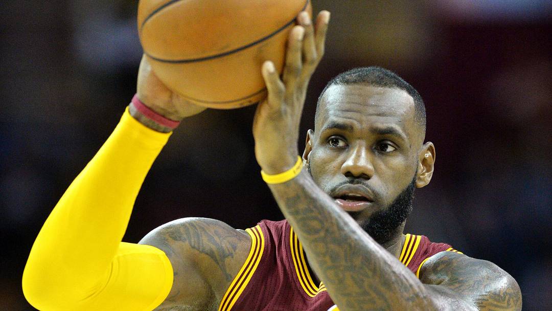 Nov 15, 2016; Cleveland, OH, USA; Cleveland Cavaliers forward LeBron James (23) during the second half against the Toronto Raptors at Quicken Loans Arena. The Cavs won 121-117. Mandatory Credit: Ken Blaze-USA TODAY Sports Nov 15, 2016; Cleveland, OH, USA; Cleveland Cavaliers forward LeBron James (23) during the second half against the Toronto Raptors at Quicken Loans Arena. The Cavs won 121-117. Mandatory Credit: Ken Blaze-USA TODAY Sports