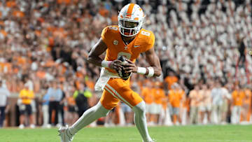 Tennessee quarterback Nico Iamaleava (8)