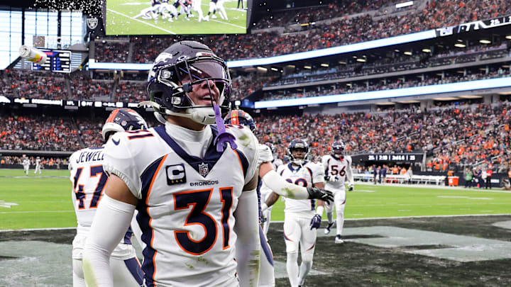 Denver Broncos v Las Vegas Raiders