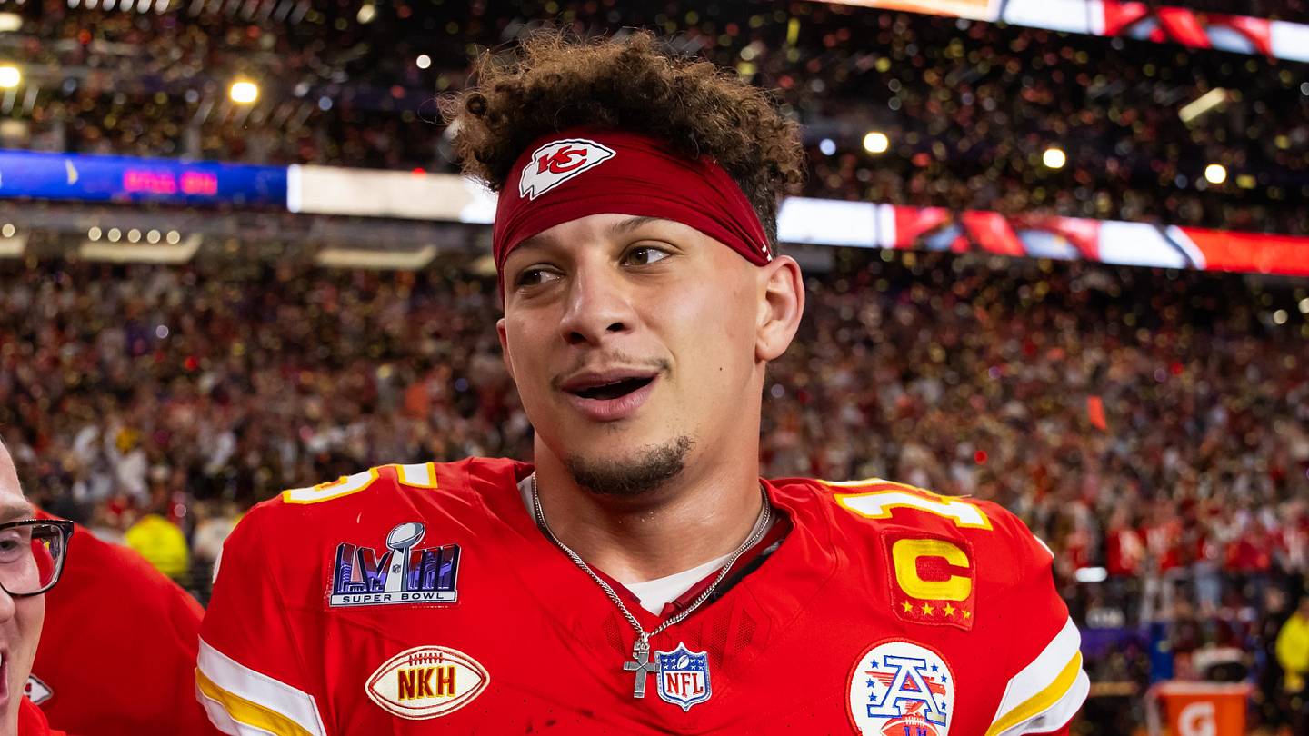 Patrick Mahomes Names Iconic Pass His Favorite Chiefs Play Ever - Vimarsana News
