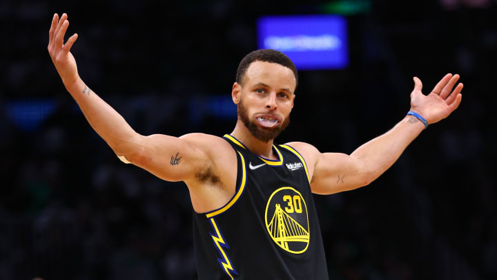 Curry fue la gran figura de su equipo y los lideró a empatar la serie