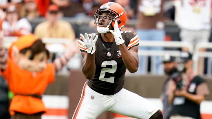 Cleveland Browns wide receiver Amari Cooper (2) pulls in a catch for a touchdown against the Tennessee Titans during the fourth quarter in Cleveland, Ohio, Sunday, Sept. 24, 2023.