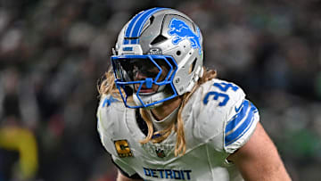 Detroit Lions linebacker Alex Anzalone (34).