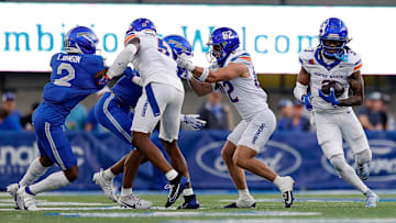 Boise State Broncos wide receiver Latrell Caples runs with the ball.