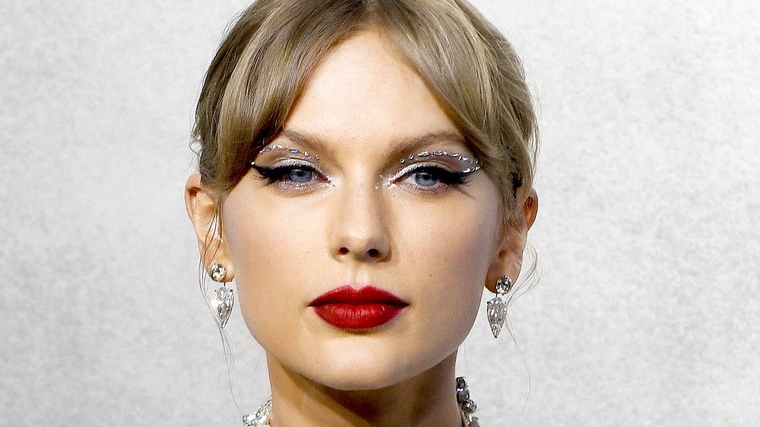 Taylor Swift is officially married to Travis Kelce.