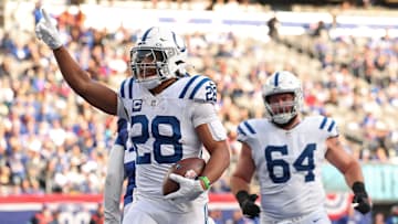 Jonathan Taylor of the Indianapolis Colts scores