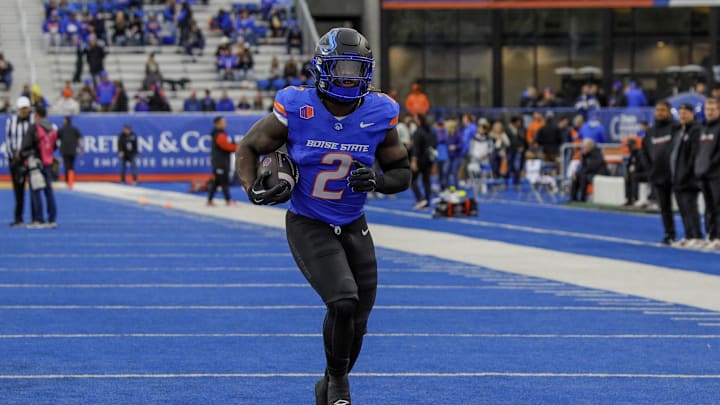 Ashton Jeanty warms up before No. 15 Boise State's 56–24 win over San Diego State on Nov. 1, 2024.