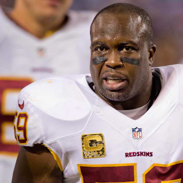 Nov 7, 2013; Minneapolis, MN, USA; Washington Redskins linebacker London Fletcher (59) leaves the field after drills before the game with the Minnesota Vikings at Mall of America Field at H.H.H. Metrodome. The Vikings win 34-27. Mandatory Credit: Bruce Kluckhohn-Imagn Images