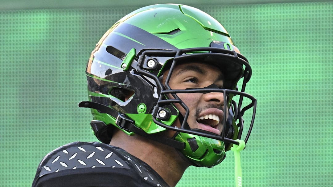 Oregon Ducks TE Kenyon Sadiq